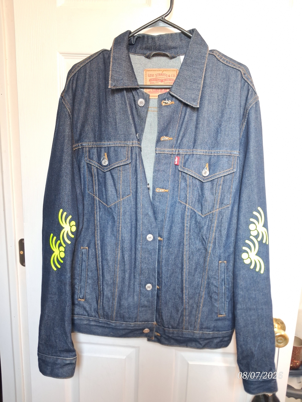 🔥 Levi's Reef Collaboration Denim Trucker Jacket Graphic Back XL Like Ne - Picture 2 of 5